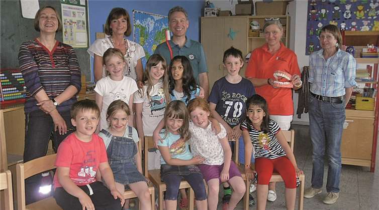 Dr. Bergner ( Zahnarzt) war auch im Hort und hat dort die Grundschüler besucht. privat