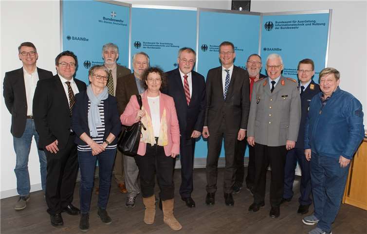 Dr. Brauksiepe hat sich vor Ort die Probleme schildern lassen. Bundeswehr/Daniela Anneken/PIZ AIN