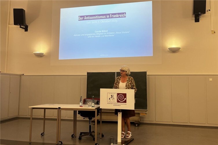 Dr. Carole Billod aus Nizza bei ihrem Vortrag ‚Antisemitismus in Frankreich‘