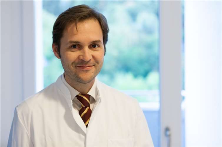 Dr. Christian Fisang, Chefarzt der Urologie, lädt am 17. Oktober zu einem Informationsabend über Prostata- und Hodenkrebs ins Krankenhaus Maria Hilf nach Bad Neuenahr.  Foto: Anne Orthen