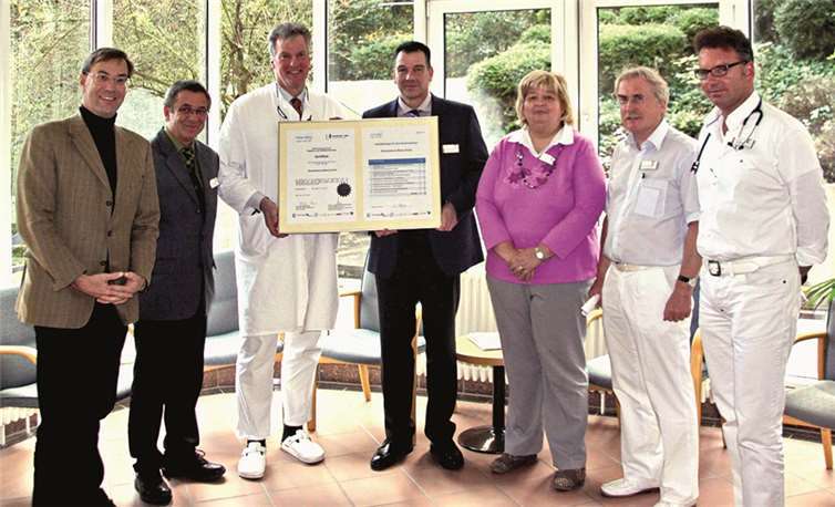 Dr. Christian Zinn, Pflegedirektor Hermann Josef Bliersbach, ärztlicher Direktor Dr. Michael Neubrand, kaufmännischer Direktor Dirk Rieck-Gangnus, Monika Adorf, Dr. Gerhard Wandmacher, Dr. Carsten Kruthoff.privat