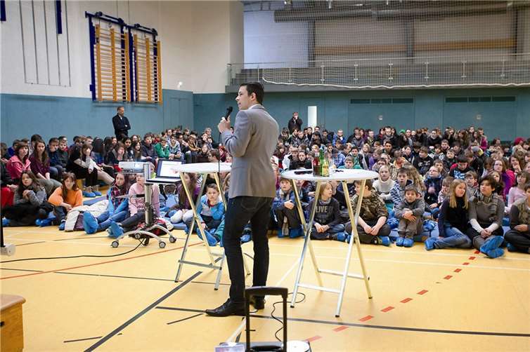 Dr. Christian von der Brelie berichtet von seinem Besuch in Afrika und dem Hilfsprojekt.