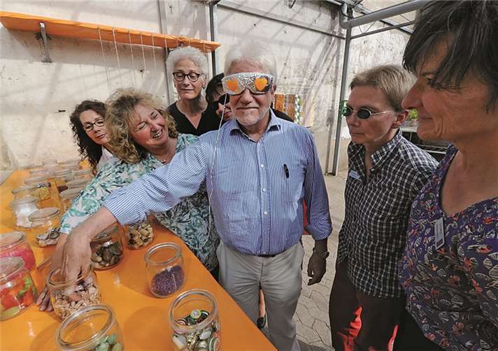 Dr. Christoph Smolenski probierte die Tastgalerie aus.Fix