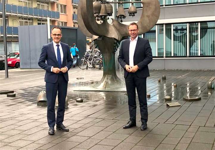 Dr. Denis Alt und Dr. Alexander Wilhelm im Gespräch. Foto: privat