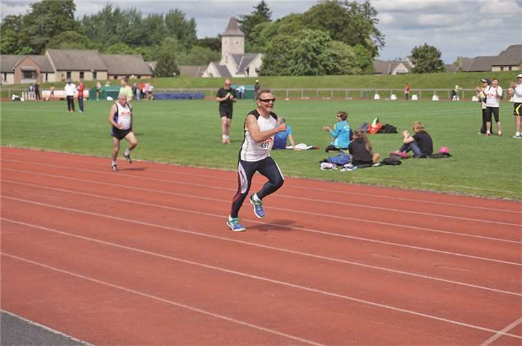 Dr. Dieter Berger beim 200m-Lauf. privat