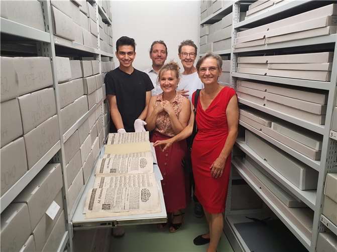 Dr. Elsbeth Andre und Angelika Hollmann mit Daniel Taylor und Mitgliedern der Gesangsklasse der Musiktage. Foto: Landesmusikakademie