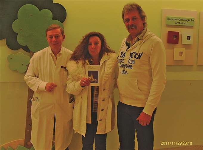 Dr. Ferrari, Sabine und Willi Ogal (v.li.). privat