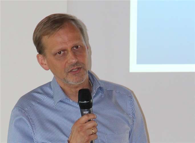 Dr. Gerald Prinz beantwortete die Fragen der Zuhörer kompetent und umfassend.privat