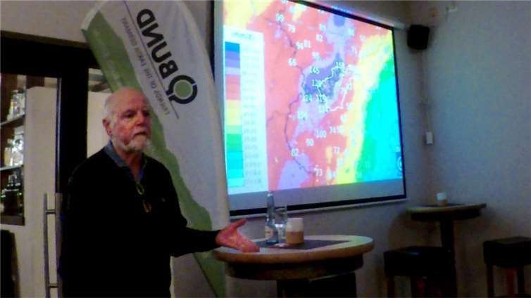 Dr. Haffke beim Vortrag in Remagen.  Foto: privat