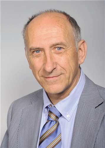 Dr. Hans-Georg Hansen ist Ansprechpartner für die Bürger. privat