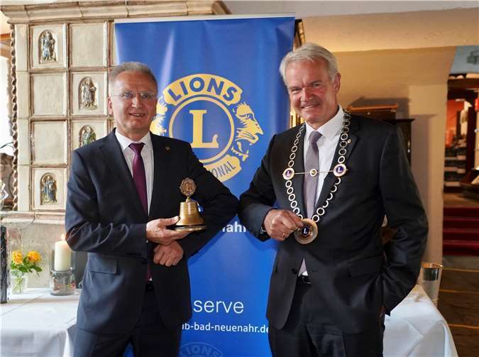 Dr. Harald Lörler übergab das Präsidentenamt an Joachim Freund. Foto: KG