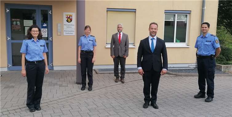 Dr. Jan Bollinger (2.v.r.) bei der Polizeiinspektion Straßenhaus. Foto: privat