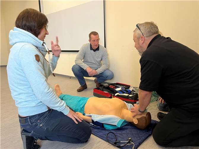 Dr. Jenny Sattler, Bürgermeister Mumm, Dr. Stefan Dörr.  Foto: VG Maifeld