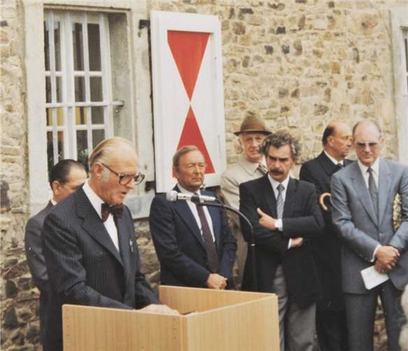 Dr. Johann Bayer hielt am 19. Juli 1981 die Festrede zur Neueröffnung des Zehnthauses.privat