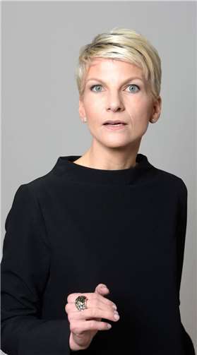 Dr. Johanna Dahm ist Unternehmer-Coach und wird das Thema „Erfolgsfaktor Alleinstellungsmerkmal – öffnen Sie dem Wachstum neue Türen“ beleuchten.