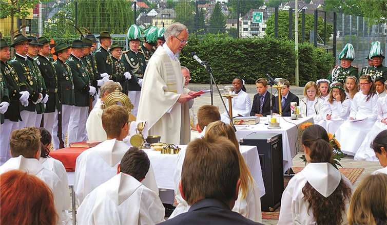 Dr. Johannes Georg Meyer zelebrierte zum letzten Mal das Fronleichnamsfest in Remagen. privat