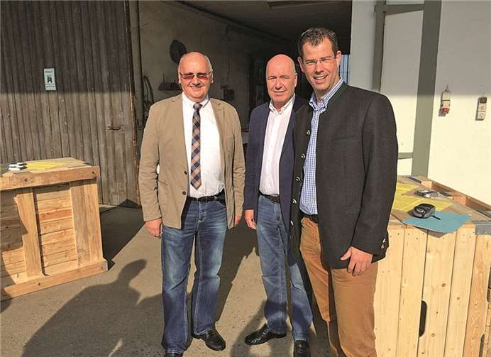 Dr. Josef Griese, Vorsitzender im Umweltausschuss des Kreistags, Theo Brauweiler, Vorsitzender der Kreisbauernschaft, Dr. Torsten Bieber, CDU-Fraktionsvorsitzender im Kreistag (v.l.n.r.). privat.