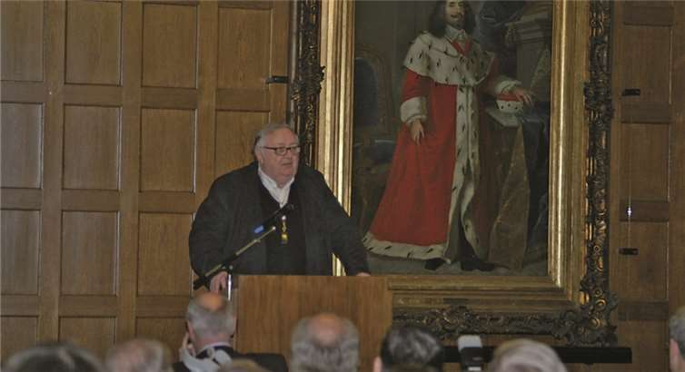 Dr. Karl Jürgen Wilbert begrüßte die Gäste als Vorsitzender der neu gegründeten Juristischen Gesellschaft Mittelrhein im historischen Rathaussaal.Schalles