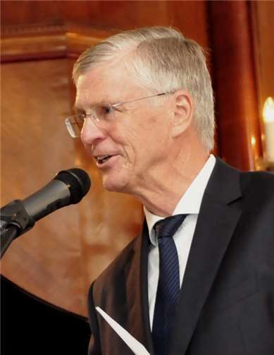 Dr. Karl Tack: „Ich danke Euch allen. I know I have to go -. Ich weiß ich muss gehn“.