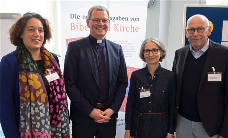Dr. Katrin Brockmöller, Generalivikar Dr. Ulrich Graf von Plettenberg, Dr. Andrea Pichlmeier und Georg Falke.Julia Fröder (Bistum Trier)