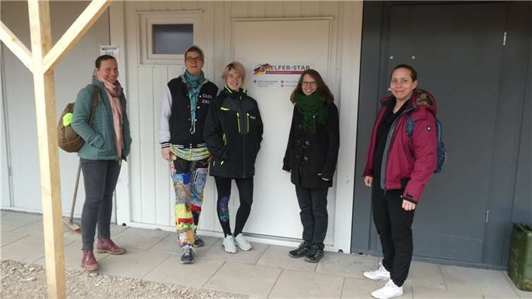 Dr. Lea Heidbreder, MdL (2.v.re.) und Missy Motown vom Helferstab (2.v.li.) mit Stefani Jürries und Kristina Schmidt vom Grünen Kreisverband Ahrweiler. Foto: Bündnis 90/Die Grünen Kreisverband Ahrweiler