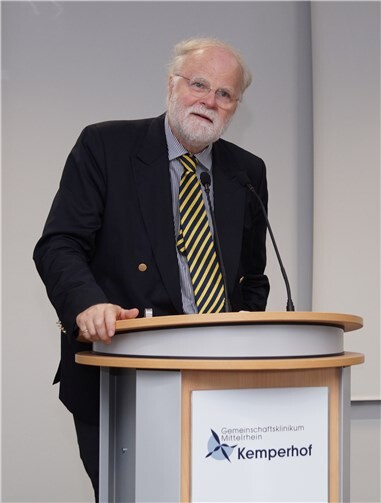 Dr. Manfred Lütz begeisterte mit rheinländischem Witz und Tiefsinnigkeit.