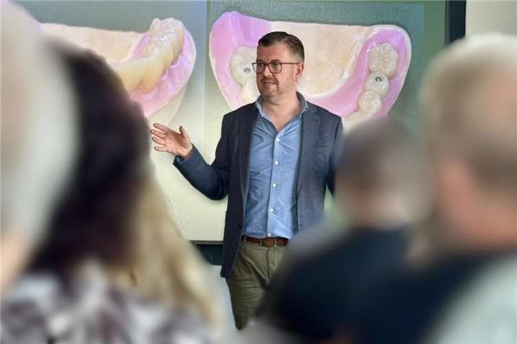 Dr. Marko Reiter während der Infoveranstaltung, Foto: Alexandra Schwarz