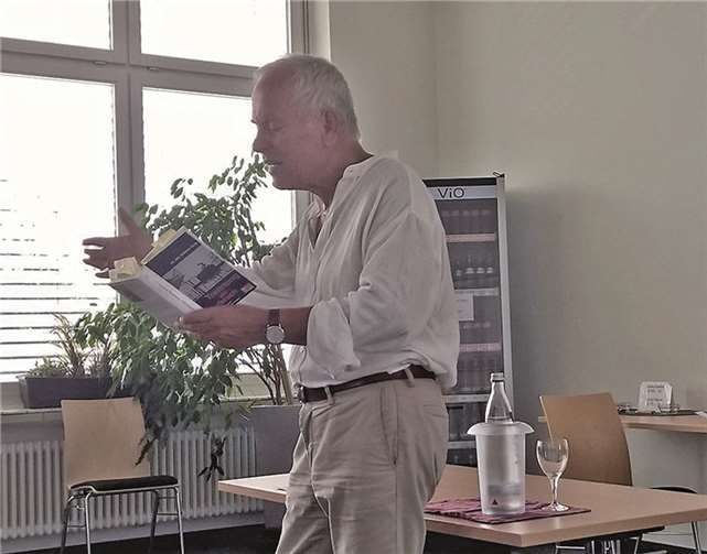 Dr. Mathias Jung, bekannter Gestalttherapeut und Philosoph, hielt ein Referat. privat