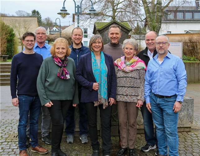 Dr. Matthias Wolf, Klaus-Dieter Gassen, Beate Freytag-Prößler, Michael Weske, Martina von Berg, Christof Schumacher, Birgit Lenze, Rainer Böhm und Wolfram Wilde. Foto: M. Merz / CDU Arzheim