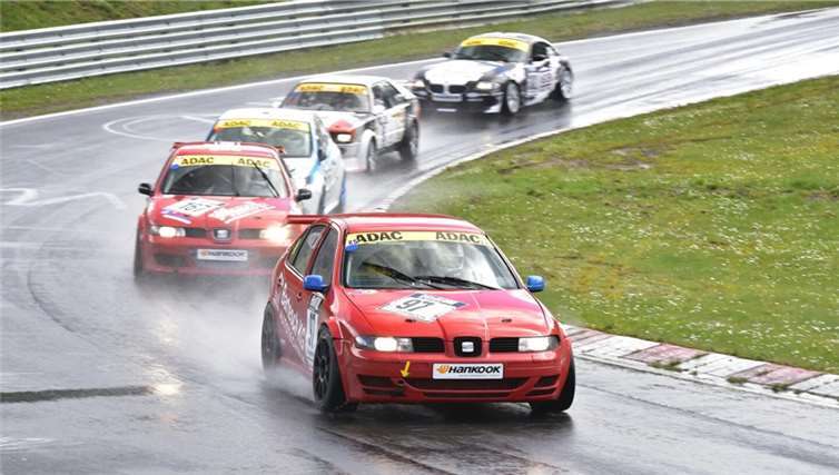 Dr. Michael Albertz dicht gefolgt von Paddy Pomplun.privat