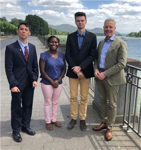 Dr. Norbert Röttgen traf sich mit drei amerikanischen ppp-Stipendiaten.Norbert Röttgen