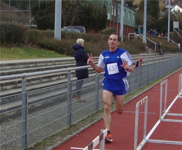 Dr. Parvis Torbati, hier während des Zieleinlaufes, konnte über die Strecke von 4.000 Meter überzeugen.