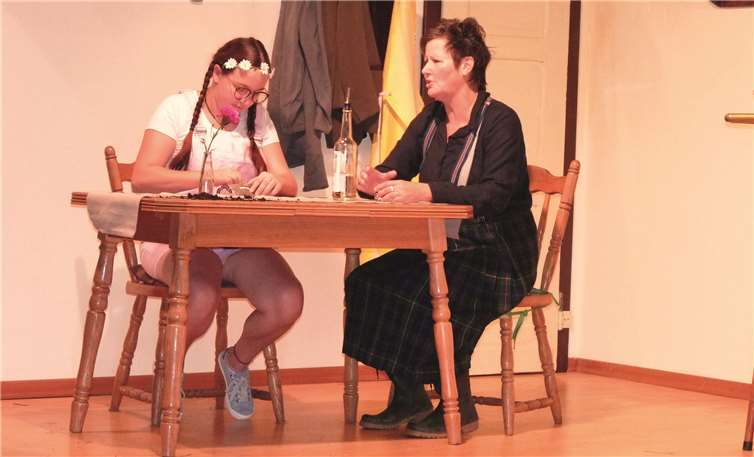 Dr. Paula Krümpelmann liebt nicht nur Hochprozentiges, sondern ist auch einem Joint von Zoe, der Tochter der Biobäuerin Lisa Grünspecht, nicht abgeneigt.