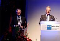 Dr. Peter Frey, ZDF-Chefredakteur (links) und Arne Rössel, Hauptgeschäftsführer ...