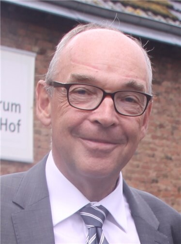 Dr. Raffael Knauber.privat