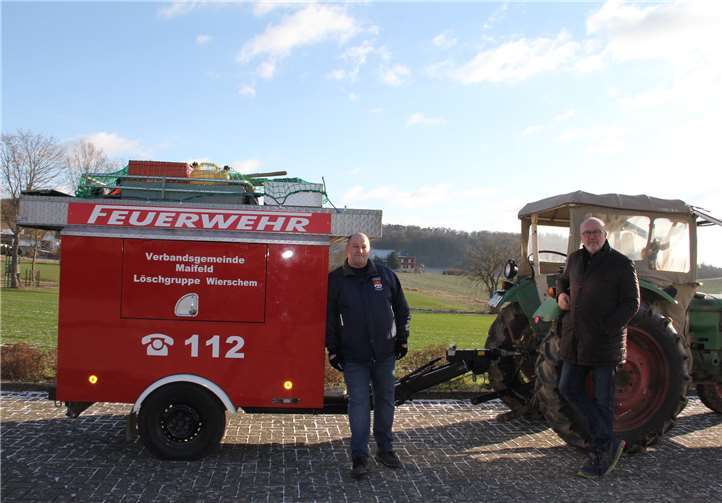 Dr. Rainer Schneichel, Landtags-Direktkandidat für FREIE WÄHLER zu Besuch bei der Freiwilligen Feuerwehr. Foto: privat