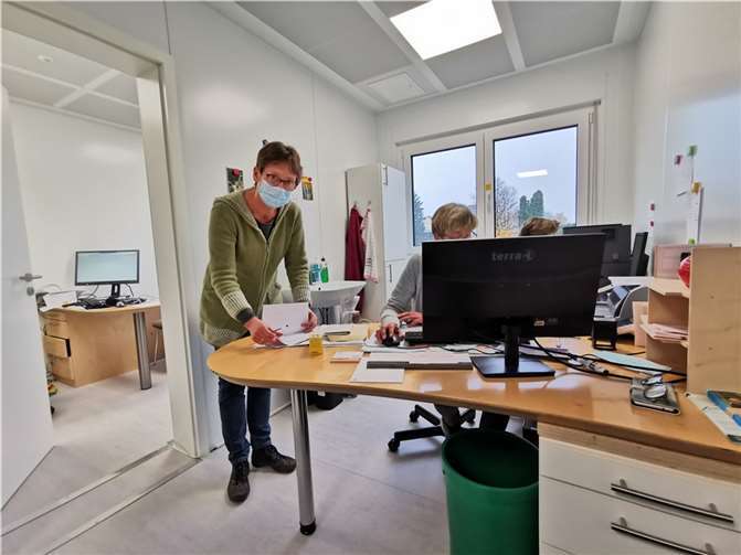 Dr. Stefanie Nacke fand nach der Flutkatastrophe in Kalenborn eine vorübergehende Heimat für ihre Praxis.. Foto: action medeor