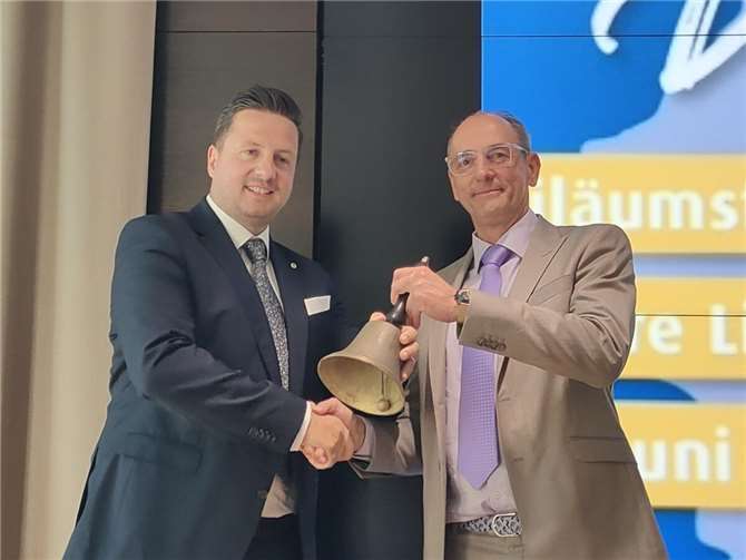 Dr. Thomas Klose übergibt das Amt an Florian Monreal.  Foto: LC Koblenz