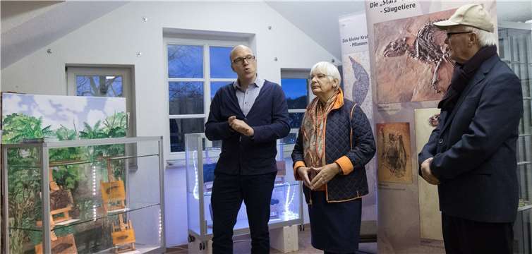 Dr. Thomas Lehmann (l.) und das Ehepaar Thelen standen für Fragen zur Verfügung.  CEW