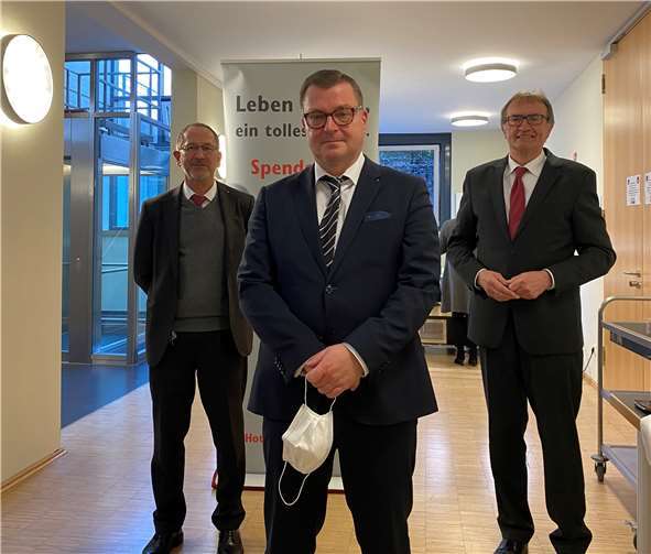 Dr. Thomas Zeiler (Medizinischer Geschäftsführer), Dr. Holger Praßel (Kaufm. Geschäftsführer), Rainer Kaul (Vorsitzender des Aufsichtsrates)