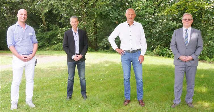 Dr. Tobias Greiner (neuer Chefarzt am VBK in der Fachabteilung Orthopädie und Unfallchirurgie – vorher nur Remagen), Dr. Temur Parulava (neuer Chefarzt am VBK in der Fachabteilung Allgemein- und Viszeralchirurgie – vorher nur Remagen), Dr. Dieter Altmann (bisheriger Chefarzt Chirurgie in Linz) und André Tillmann Geschäftsführer des VBK. Foto: privat