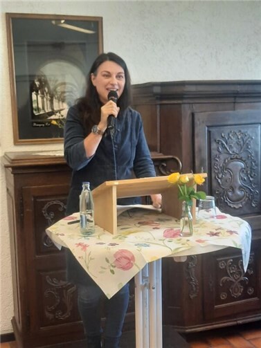 Dr. Ute Hartmann hielt die Festrede zum Thema Helfen und Helferkreis.