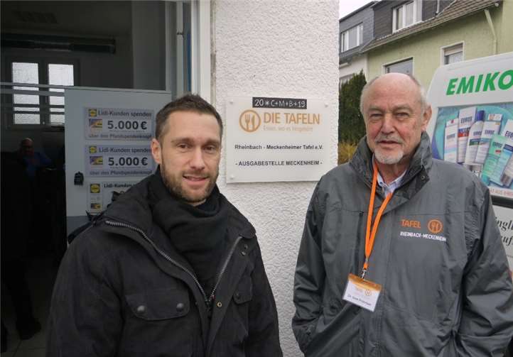 Dr. Uwe Petersen, Tafel Vorsitzender (rechts) zusammen mit Marco Schmitz von der Romex AG. Foto: privat