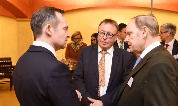 Dr. Volker Wissing (von links), Dr. Jürgen Pföhler und Hans-Joachim Brogsitter.Kreisverwaltung Ahrweiler