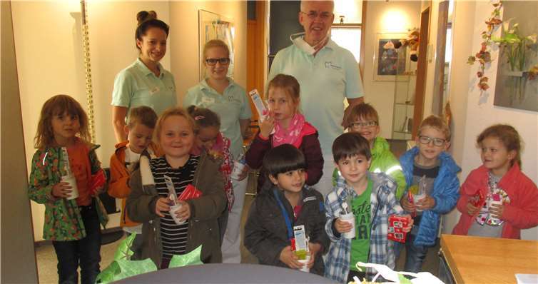 Dr. Welsch lud die Vorschulkinder in seine Zahnarztpraxis ein.privat