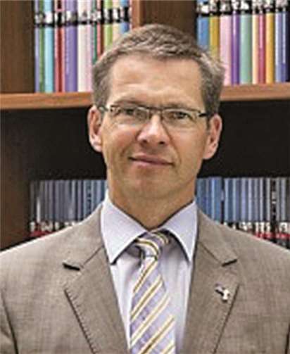 Dr. Winfried Kösters referiert über den demografischen Wandel und seine Folgen. privat