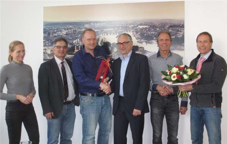 Dr. Yvonne Weyer, Vertreterin der Zahnärzteschaft, Wilhelm Anheier, AOK Rheinland-Pfalz/Saarland - Die Gesundheitskasse, Dr. Axel Rott, Beauftragter für den Landkreis Mayen-Koblenz, Thomas Esch, vdek – Landesvertretung Rheinland-Pfalz, Christian Lange, Geschäftsführer, Dr. Stefan Schumacher, Vorstandsvorsitzender.privat