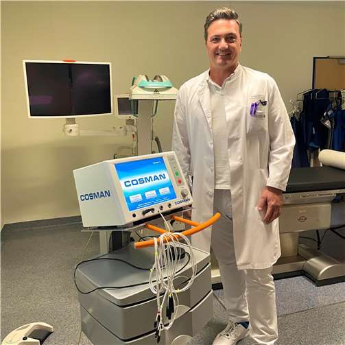 Dr. med. Daniel Benner, KHDS-Chefarzt der Wirbelsäulenchirurgie.  Foto: Evangelisches Krankenhaus Dierdorf/Selters gGmbH