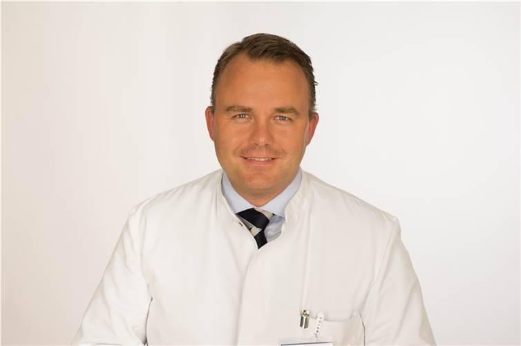 Dr. med. Jacques D. Müller-Broich verstärkt seit Juli die Orthopädie am Krankenhaus Maria Hilf Bad Neuenahr-Ahrweiler – als Leitender Arzt für konservative und operative Wirbelsäulentherapie.  Foto: privat