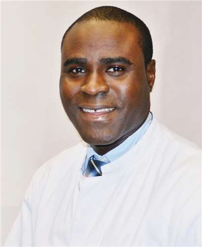 Dr. med. Mustapha Kabba.Privat